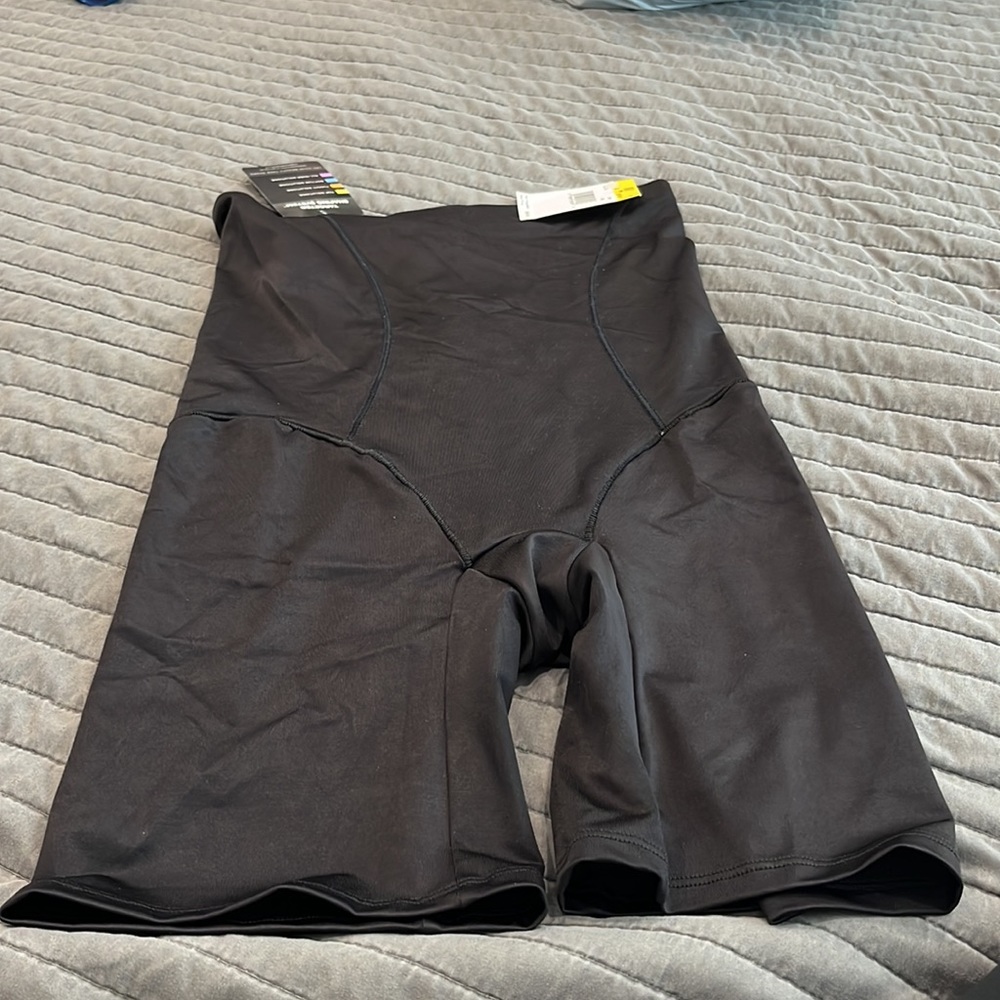 Maidenform shapewear, high waist, long short bottom, black, size M
